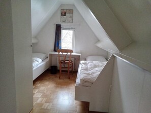 House - Holiday Home Near Centre of Petten (Petten)