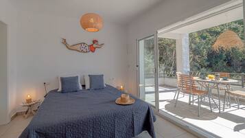 4 bedrooms, iron/ironing board