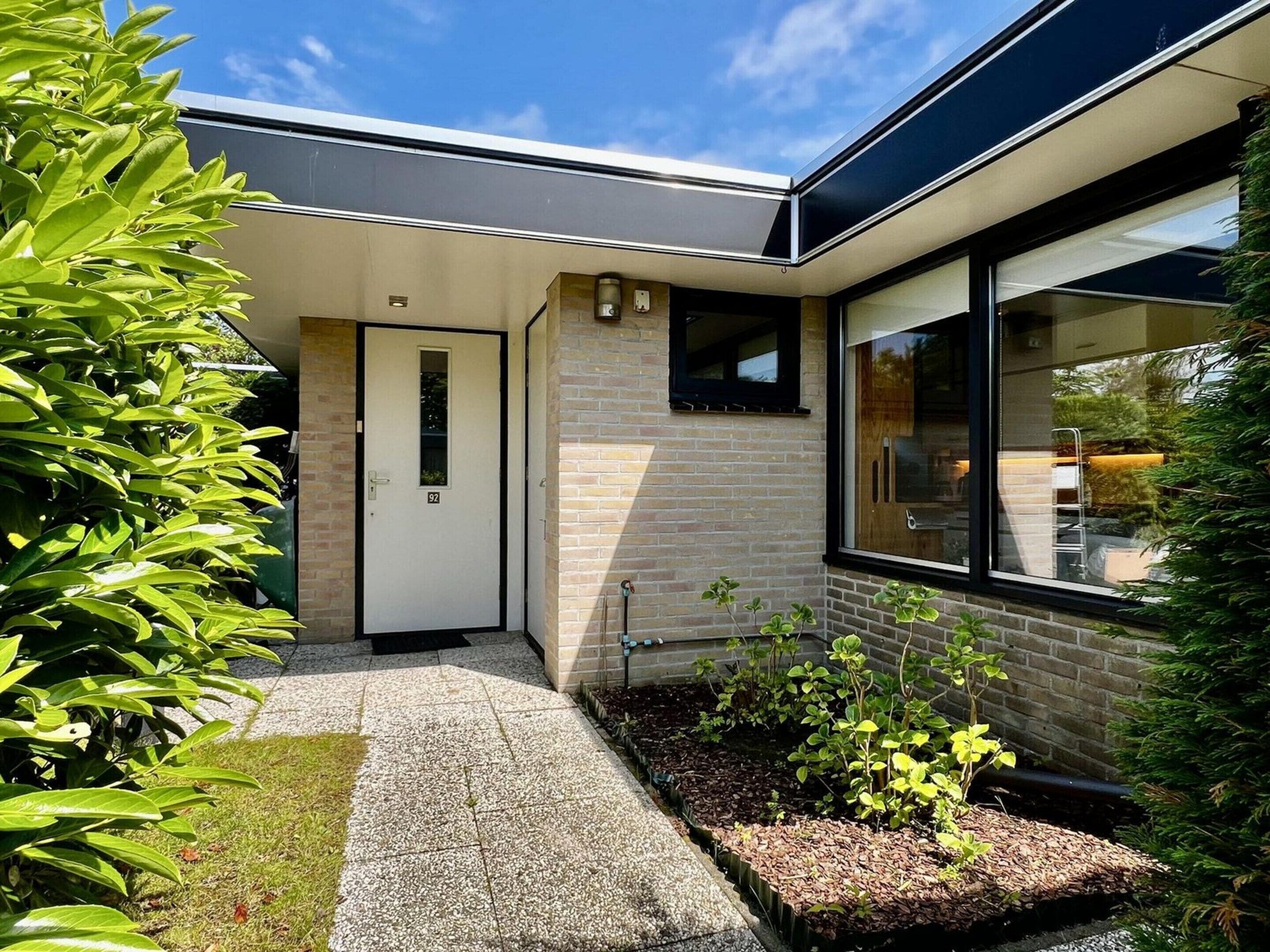 House | Meja sambut tetamu