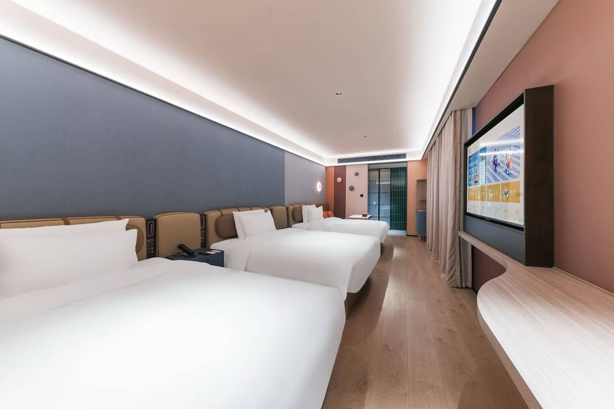 Tripla Luxury | 1 camera, postazione laptop, tende oscuranti, insonorizzazione