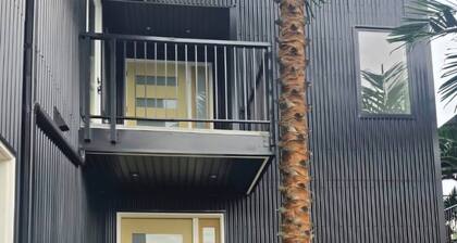 Charming 3-bedroom house with AC and WiFi in Duncan