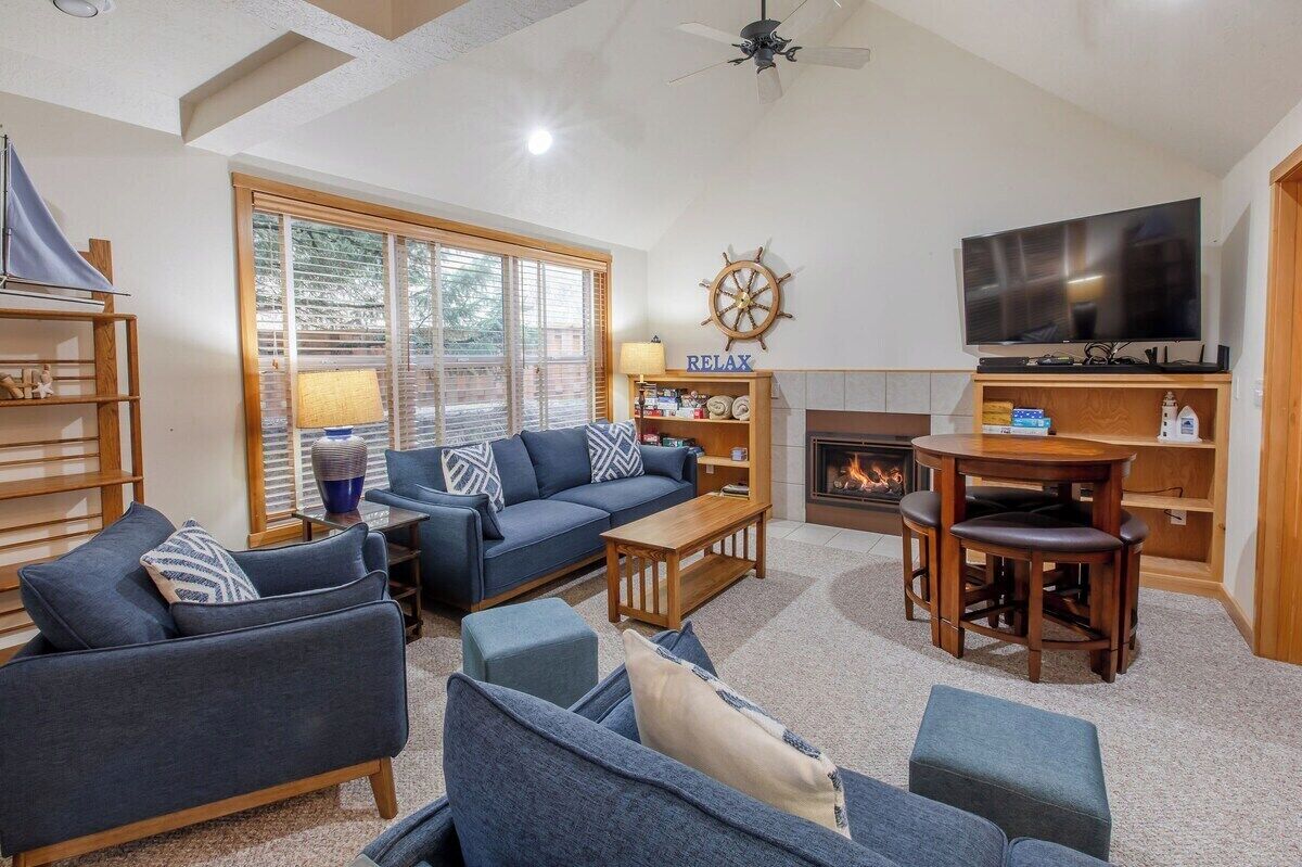 Una Smart TV, una chimenea