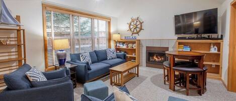 Una Smart TV, una chimenea