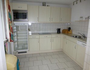 Bathroom - Bungalow for 6 People, Near the Beach (Sint Maartensvlotbrug)