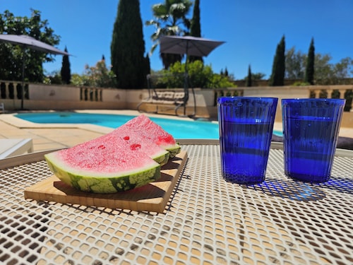 Wunderschöne Villa mit privatem Pool in Bize
