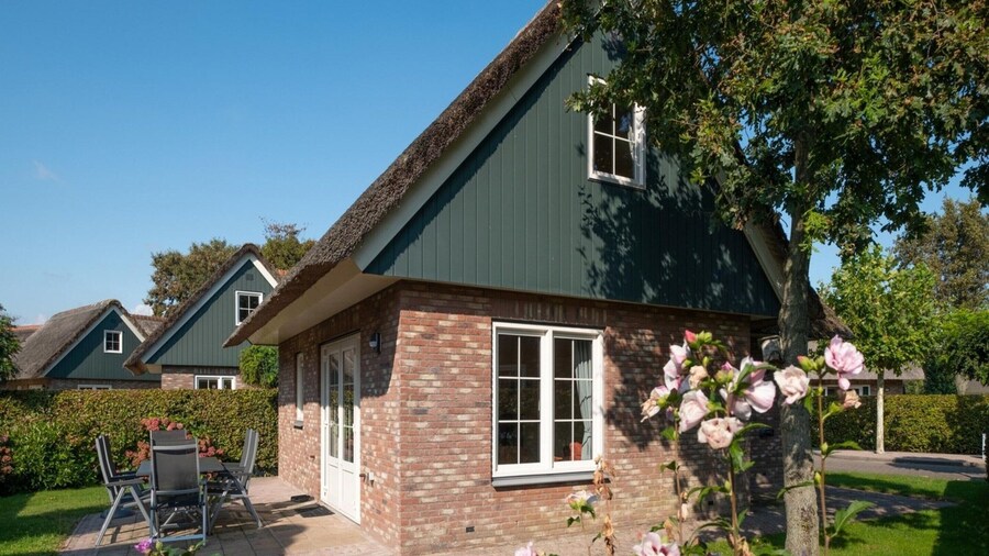 6-person Holiday Villa With Garden