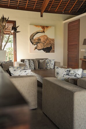 Villa, 4 Bedrooms, River View | Living area