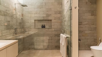 Villa, 4 Bedrooms, River View | Bathroom | Bathrobes