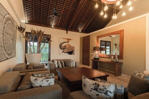 Villa, 4 Bedrooms, River View | Living area