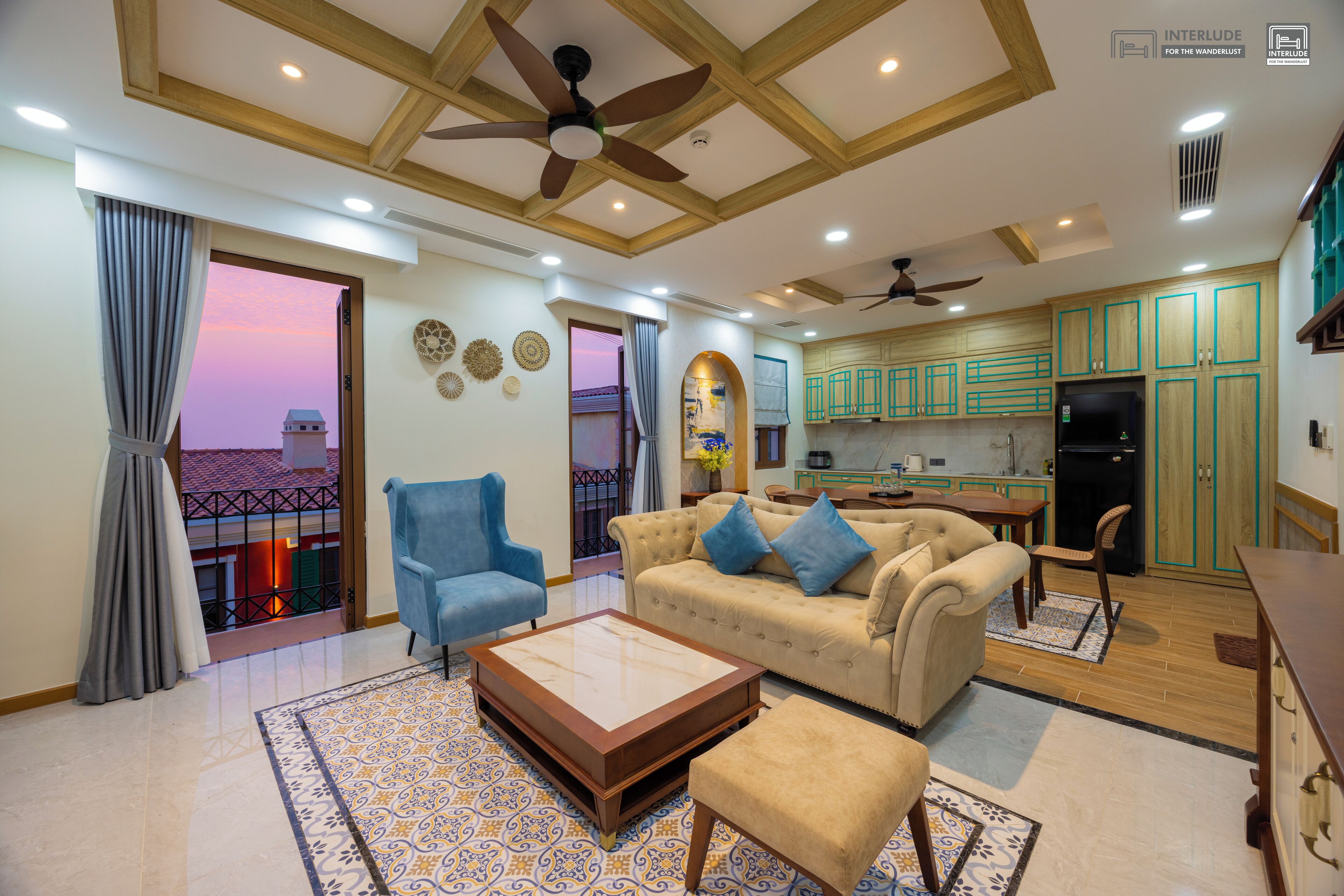 Familjesvit | Eget kök | Minikylskåp och pappersservetter