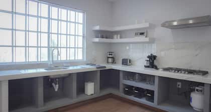 Modern Flat with 2 Bedrooms Near sea