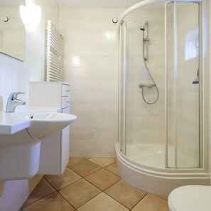 House | Bathroom - Charming Villa With Terrace Near Forest (Sint Maartensvlotbrug)