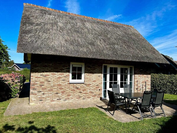 House | Outdoor dining