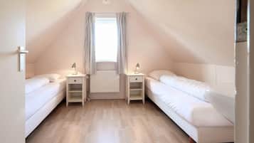 3 bedrooms, iron/ironing board