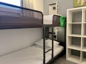 Nhà | 2 phòng ngủ, trang bị nội thất với thiết kế riêng biệt