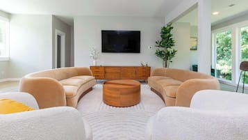 TV, DVD player, aparelho de som, escritórios