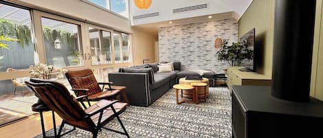 TV, fireplace, offices
