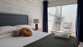 3 bedrooms, desk, iron/ironing board, WiFi