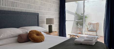 3 camere, una scrivania, ferro/asse da stiro, Wi-Fi