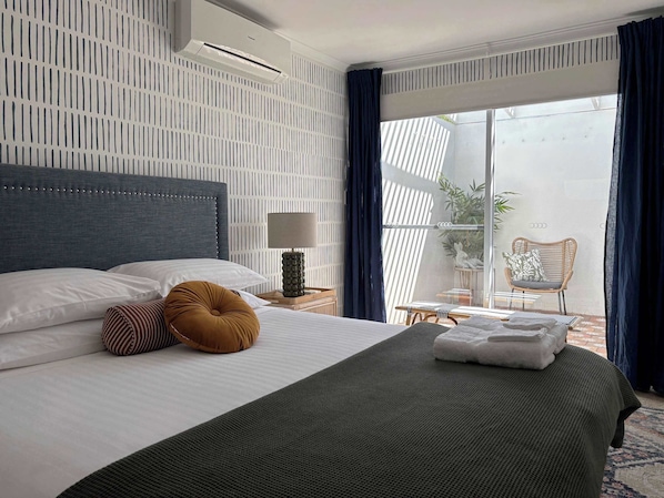 3 bedrooms, desk, iron/ironing board, WiFi