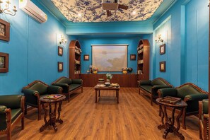 55-inch Smart TV with digital channels, books - Seclude Tea Estate Palampur (Palampur)