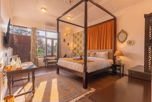 Superior Room | Soundproofing, iron/ironing board, rollaway beds, free WiFi - Seclude Tea Estate Palampur (Palampur)