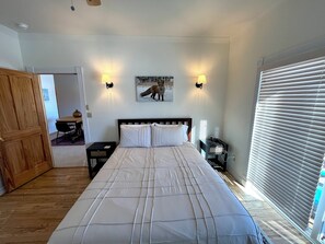 4 makuuhuonetta, silitysrauta/-lauta, ilmainen Wi-Fi, vuodevaatteet
