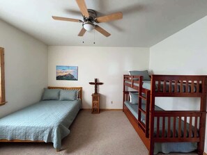 4 bedrooms, iron/ironing board, free WiFi, bed sheets