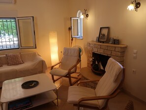 Living area - Beach House (Σαγιάδα)