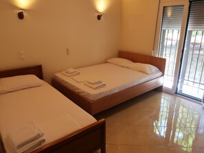 2 bedrooms, iron/ironing board, WiFi, bed sheets - Beach House (Σαγιάδα)
