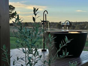 Property grounds - Alum Rock Hideaway, Alum Rock Hideaway | Stanthorpe (Goldfields)