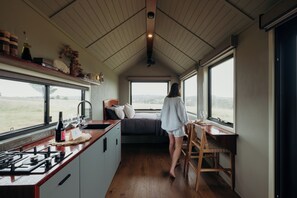 1 bedroom, bed sheets - Alum Rock Hideaway, Alum Rock Hideaway | Stanthorpe (Goldfields)