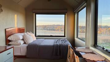 1 bedroom, bed sheets