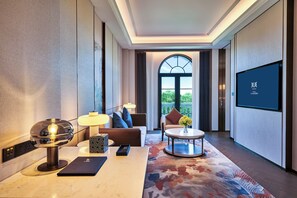 Suite de lujo | Caja de seguridad en la habitación, cortinas blackout y insonorización 