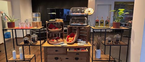 Free daily buffet breakfast