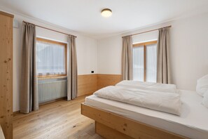 3 bedrooms, free WiFi, bed sheets