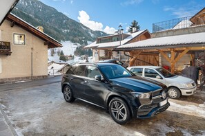 Property grounds - Apartment 'Goller Saslonch' with Mountain View, Balcony and Wi-Fi (ORTISEI)