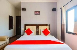 Basic Room | Desk, laptop workspace, free WiFi