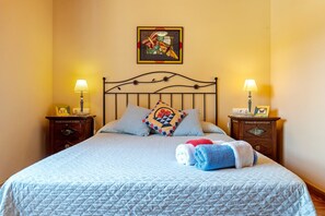 Room - Country House 'Pont' with Mountain View, Private Pool and Wi-Fi (Tarragona)