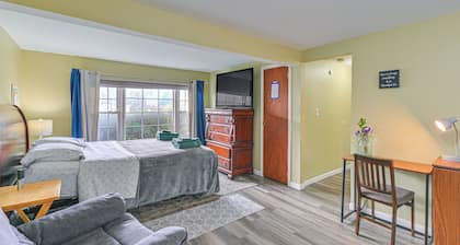 2 Mi to UBS Arena: WFH-Friendly Couple's Retreat