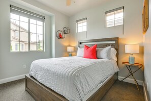 4 bedrooms, iron/ironing board, travel cot, WiFi - Hike, Bike & Swim: Utah Family Home w/ Mtn Views! (Washington)