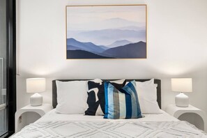 2 chambres, fer et planche à repasser, Wi-Fi, draps fournis