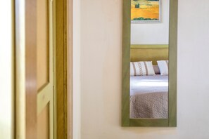 1 sovrum och sängkläder