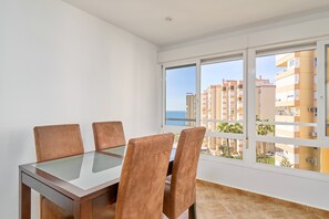 Dining - Apartment 'Centro Internacional A117' with Sea View, Wi-Fi and Air Conditioning (Torrox)