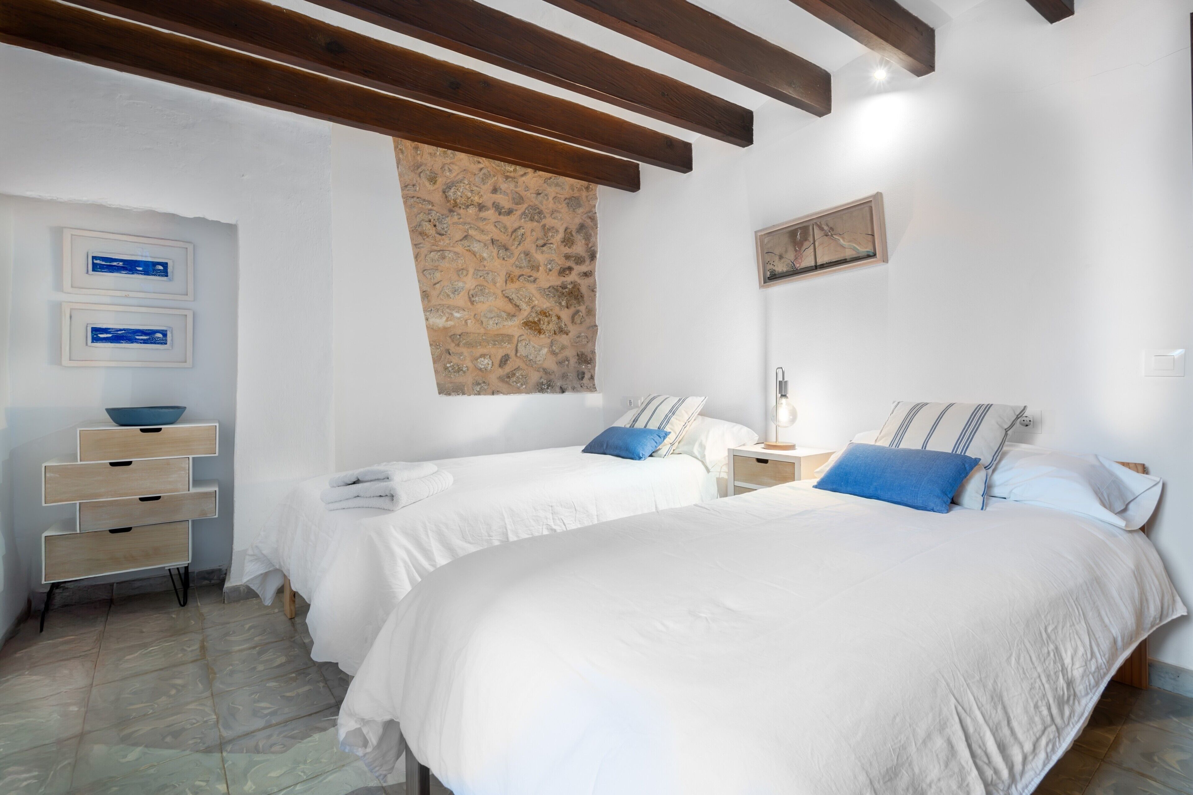 3 bedrooms, iron/ironing board, free WiFi, bed sheets