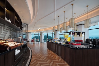 Jinjiang Metropolo Hotel Guilin Elephant Trunk Hill Two Rivers and Four Lakes