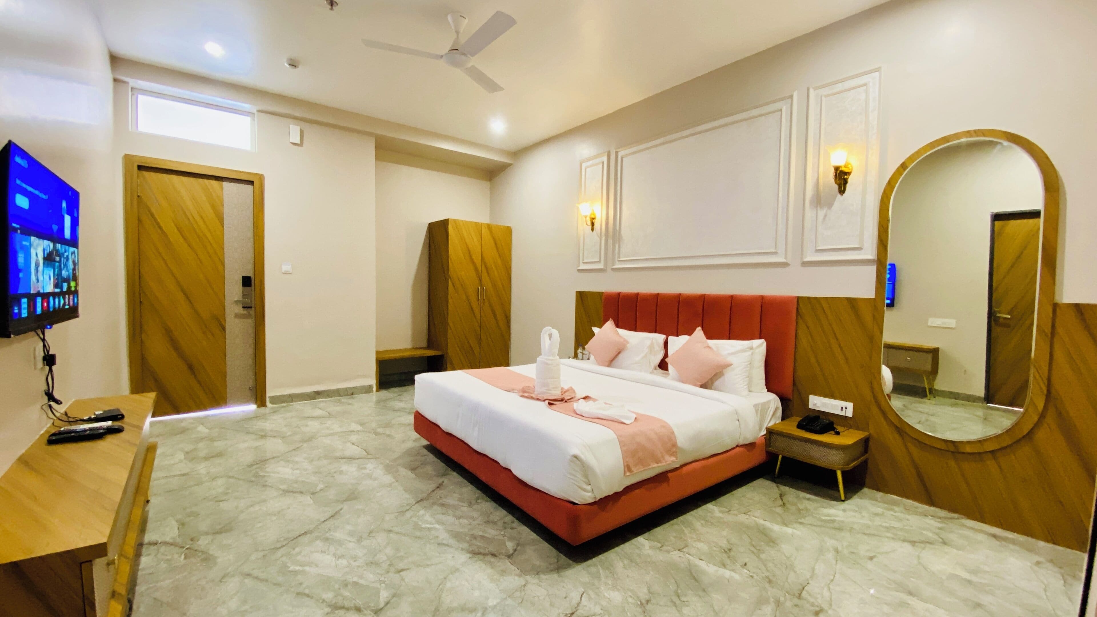 In-room safe, laptop workspace, iron/ironing board
