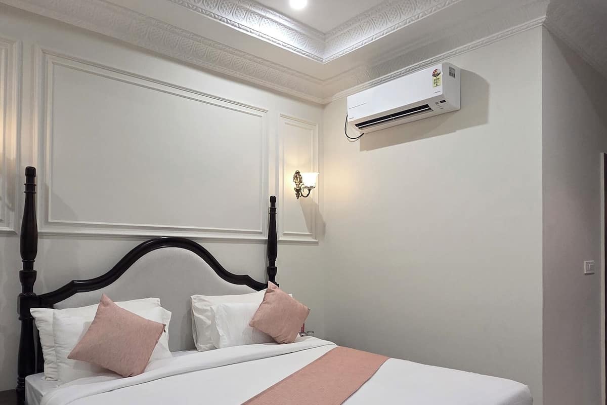 Heritage Premium Room | 客房內保險箱、筆電工作空間、熨斗/熨衣板、免費無線上網