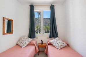 1 bedroom, iron/ironing board, free WiFi, bed sheets