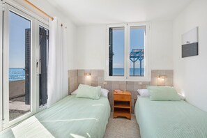 1 chambre, fer et planche Ă repasser, Wi-Fi gratuit, draps fournis